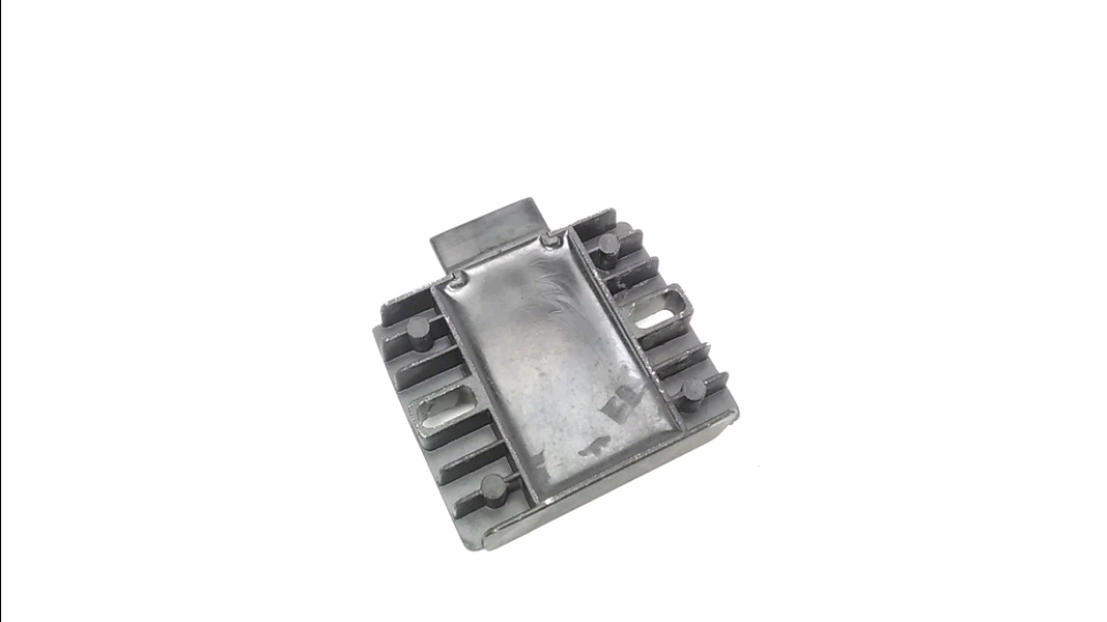 REGULATEUR DE TENSION