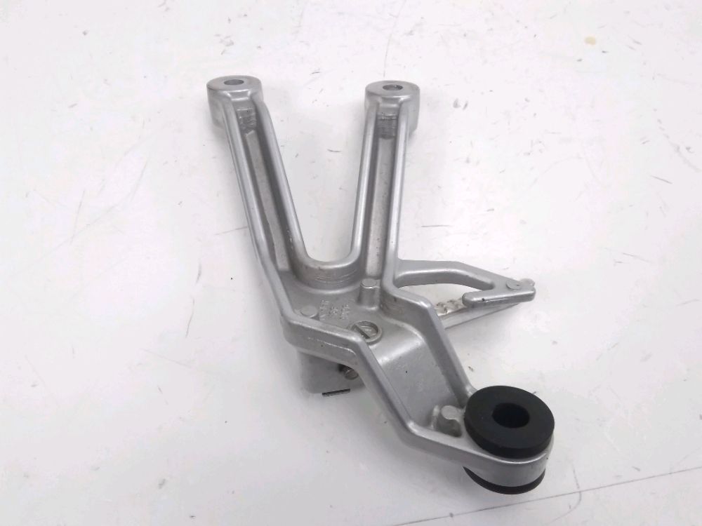 PLATINE ARRIERE DROITE COMPLETE