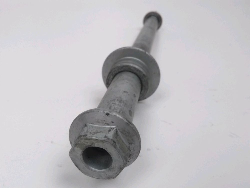 AXE DE ROUE ARRIERE