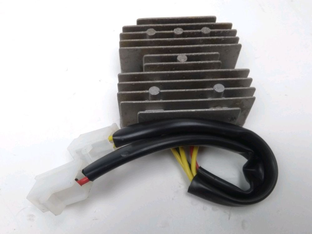 REGULATEUR DE TENSION