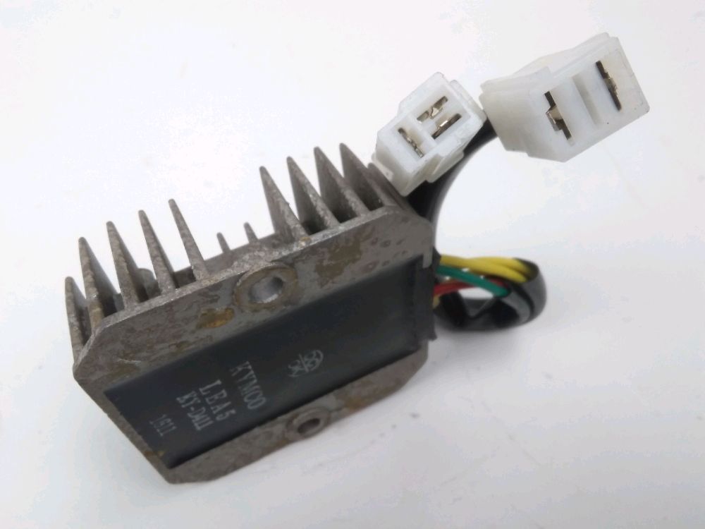 REGULATEUR DE TENSION