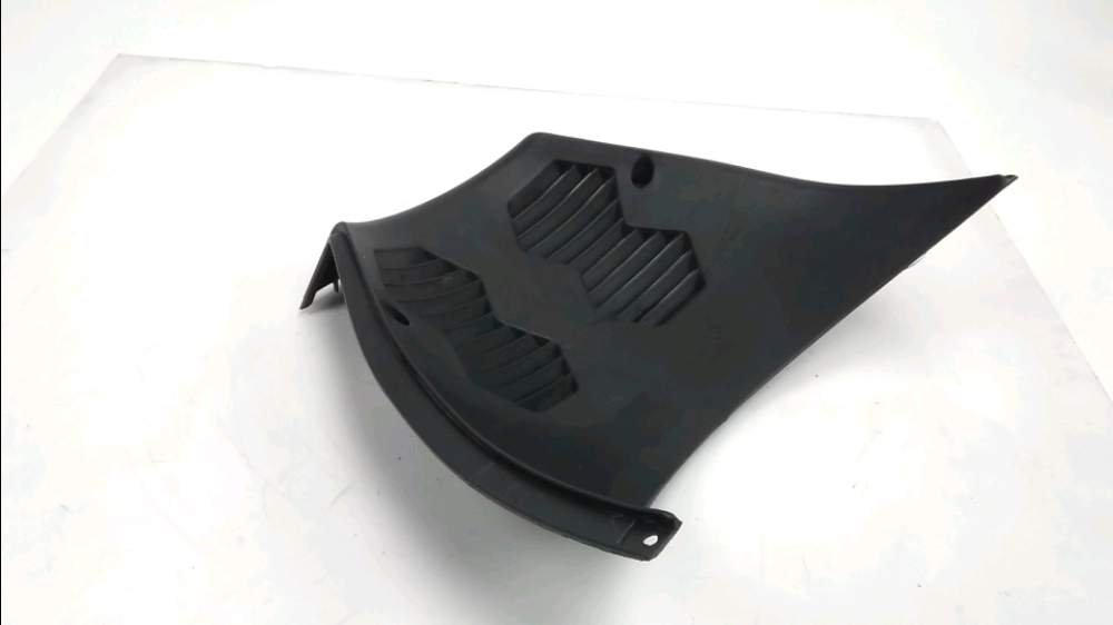 GRILLE DE RADIATEUR