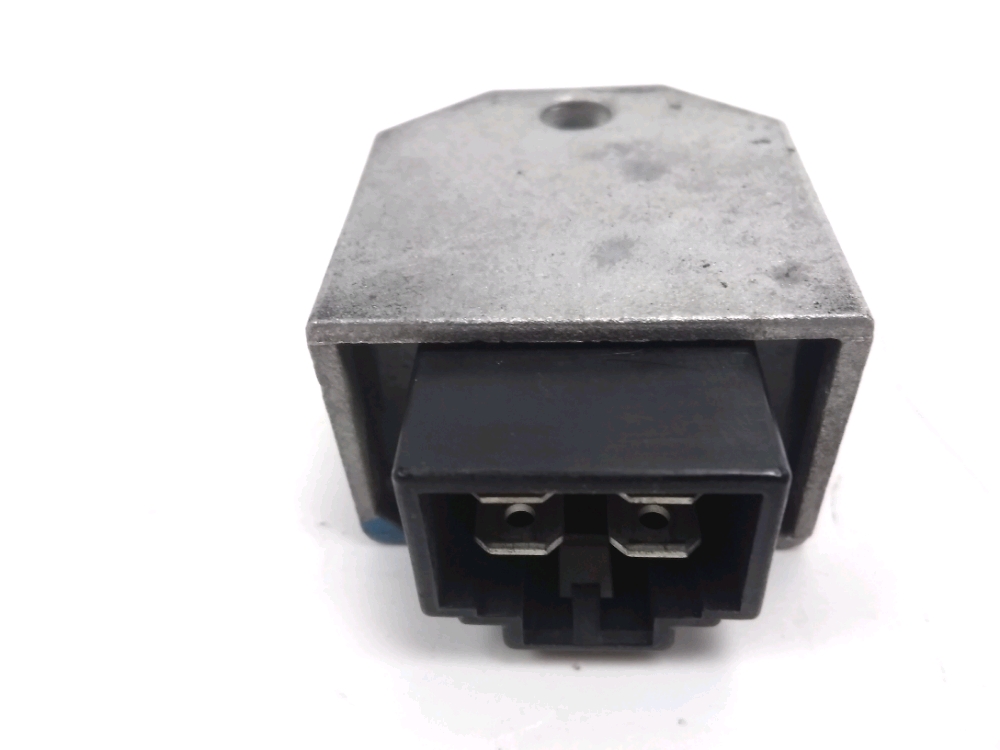 REGULATEUR DE TENSION