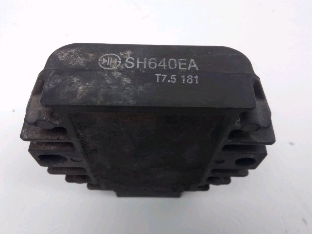 REGULATEUR DE TENSION