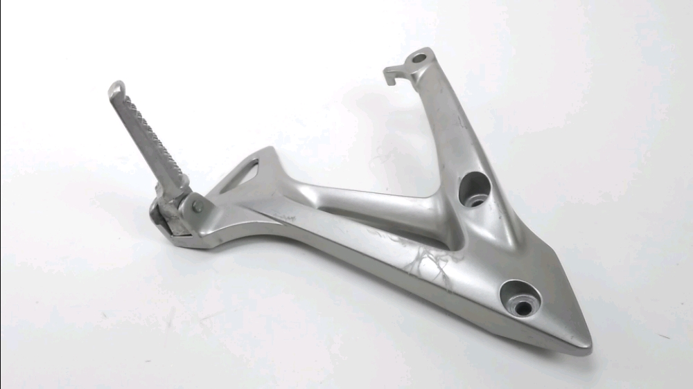 PLATINE ET REPOSE PIEDS ARRIERE DROIT