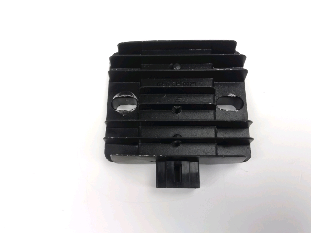REGULATEUR DE TENSION