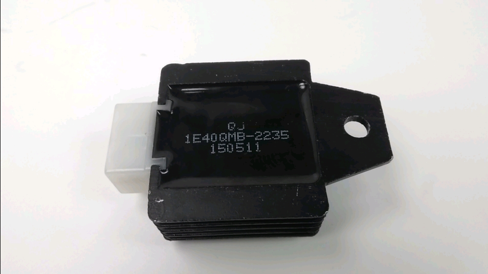 REGULATEUR DE TENSION