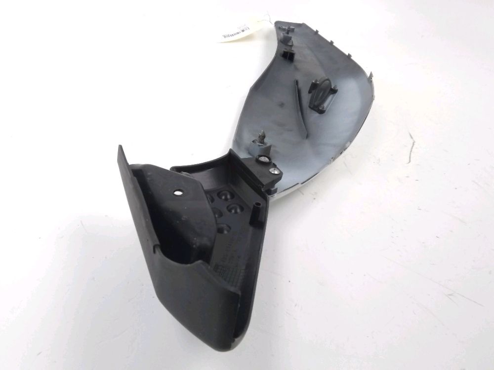 CACHE LATERAL DROIT