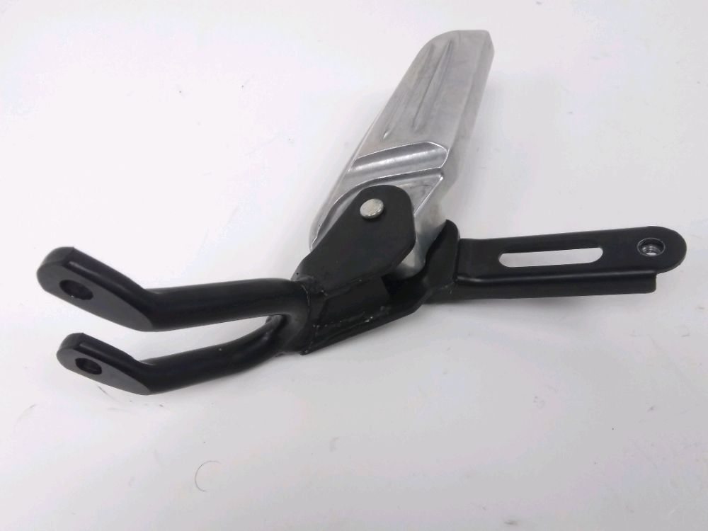 PLATINE ET REPOSE PIEDS ARRIERE DROIT