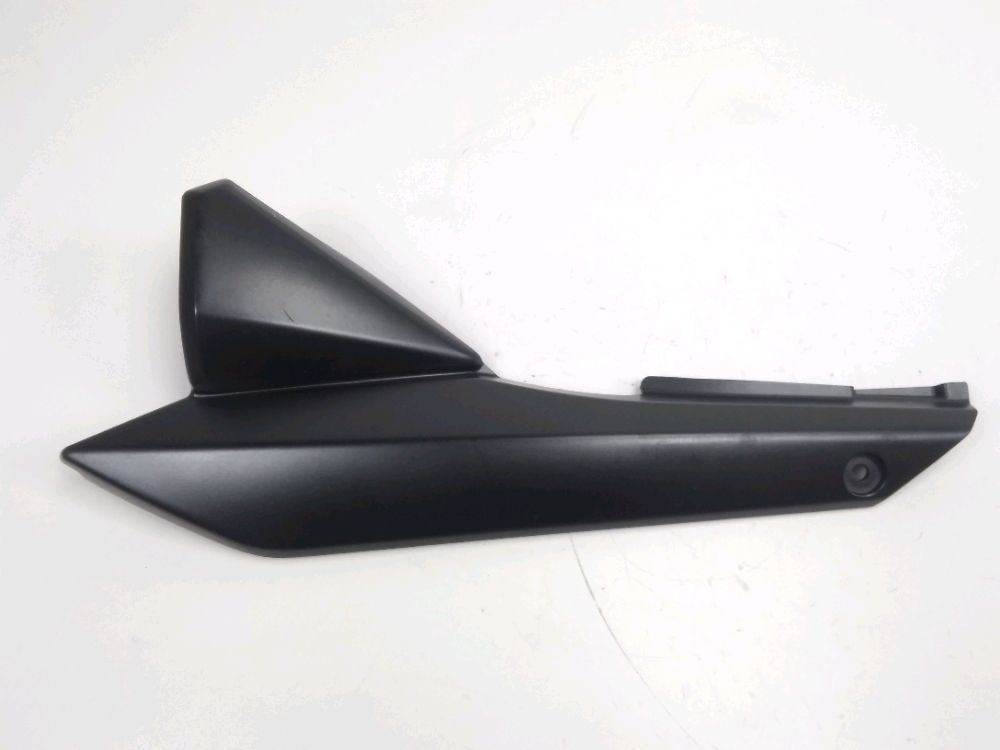 CACHE LATERAL GAUCHE