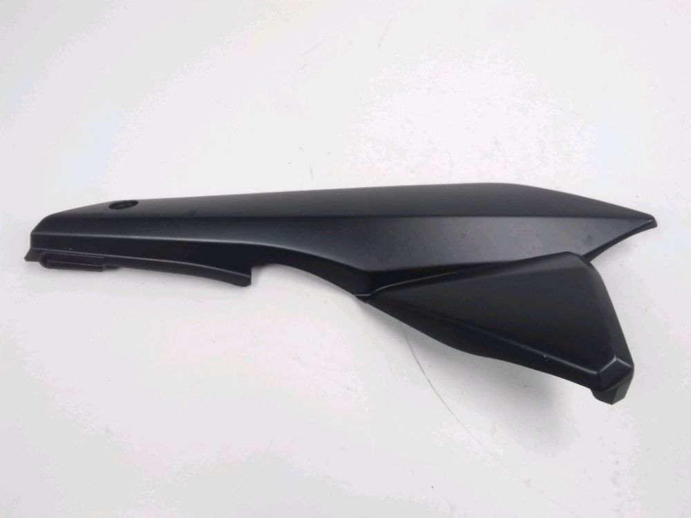 CACHE LATERAL GAUCHE