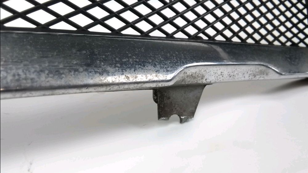 GRILLE DE RADIATEUR