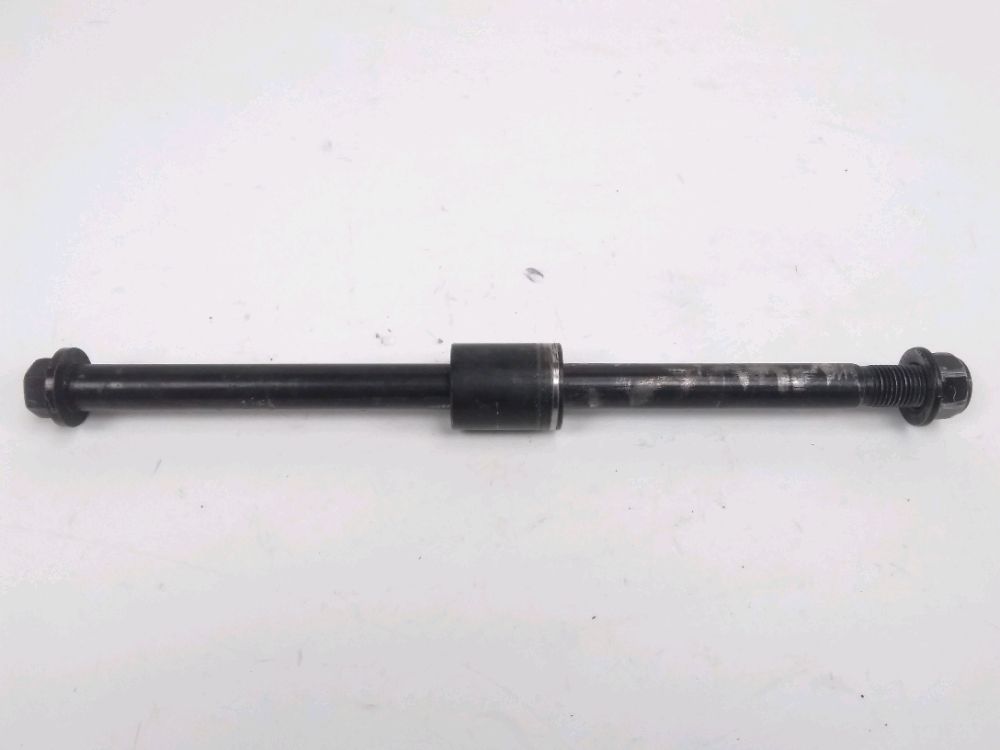 AXE DE ROUE ARRIERE