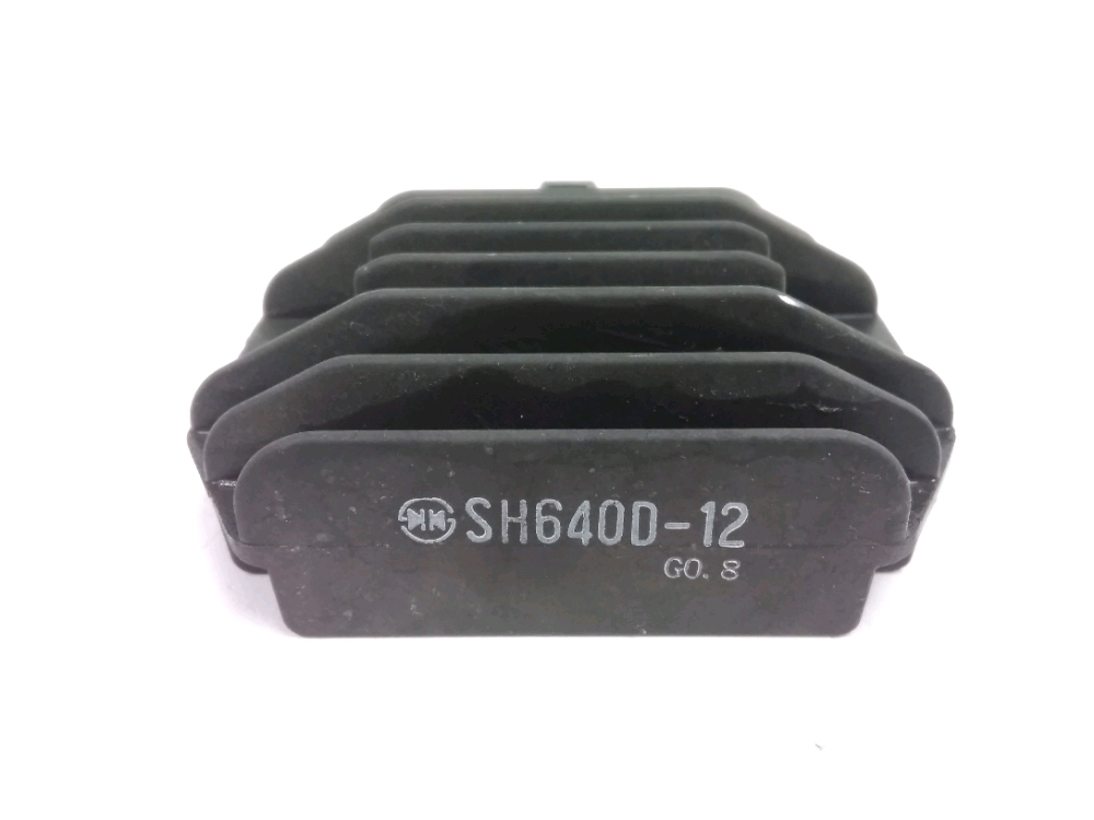 REGULATEUR DE TENSION