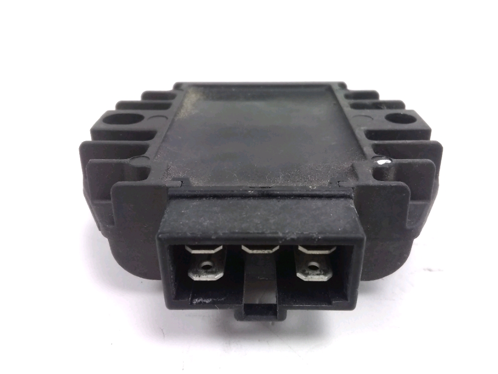 REGULATEUR DE TENSION