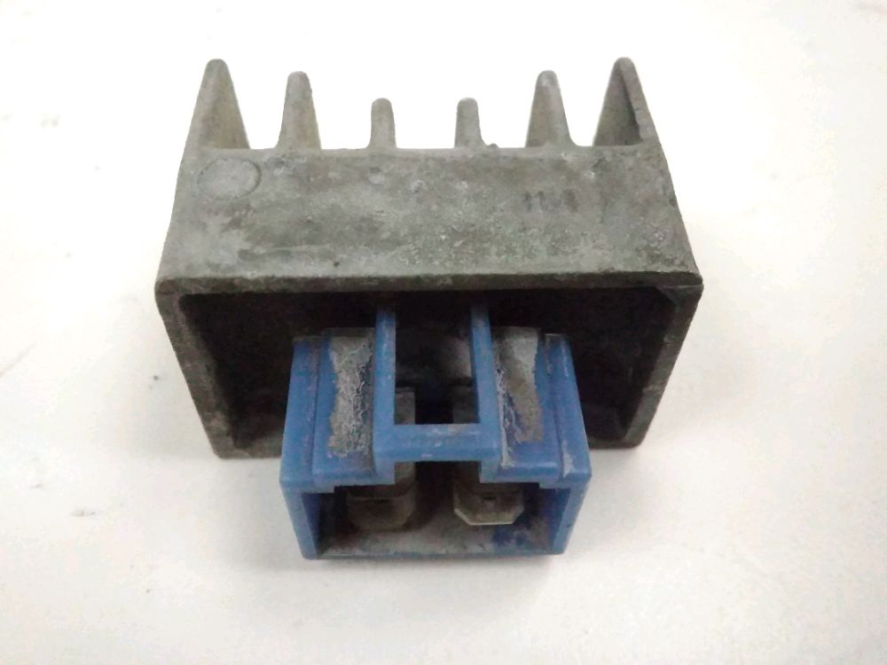 REGULATEUR DE TENSION