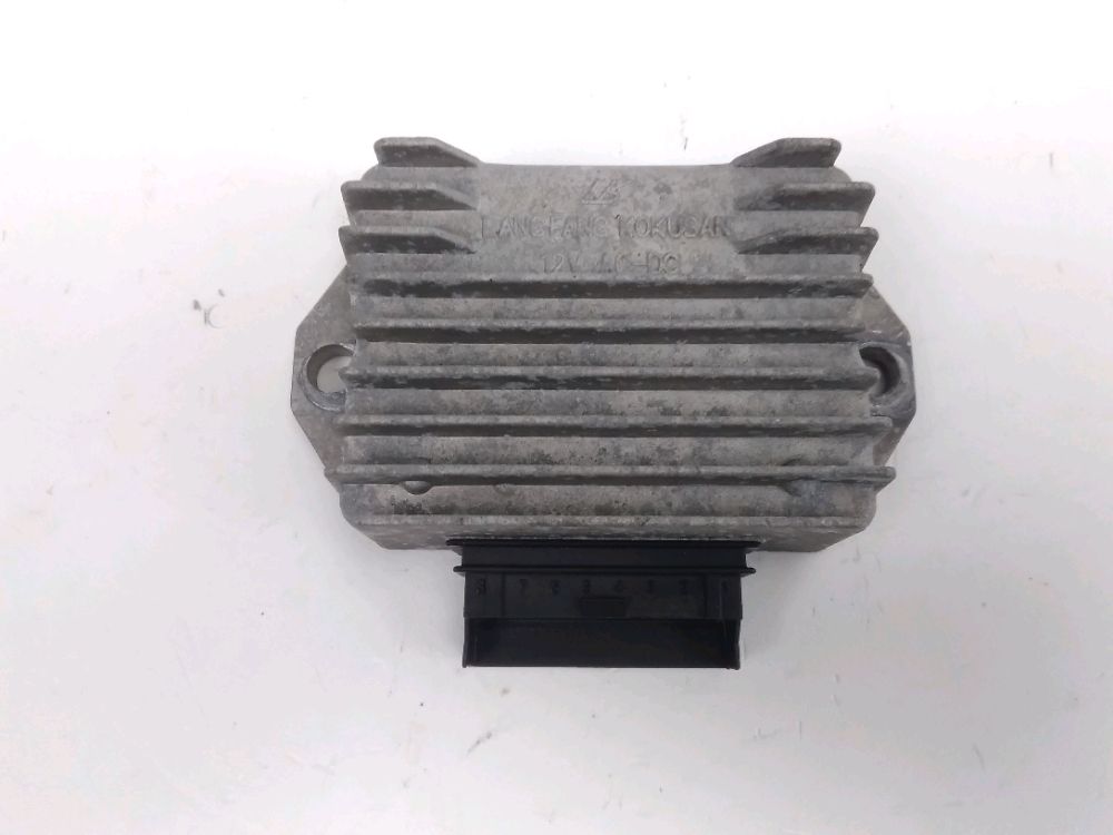 REGULATEUR DE TENSION