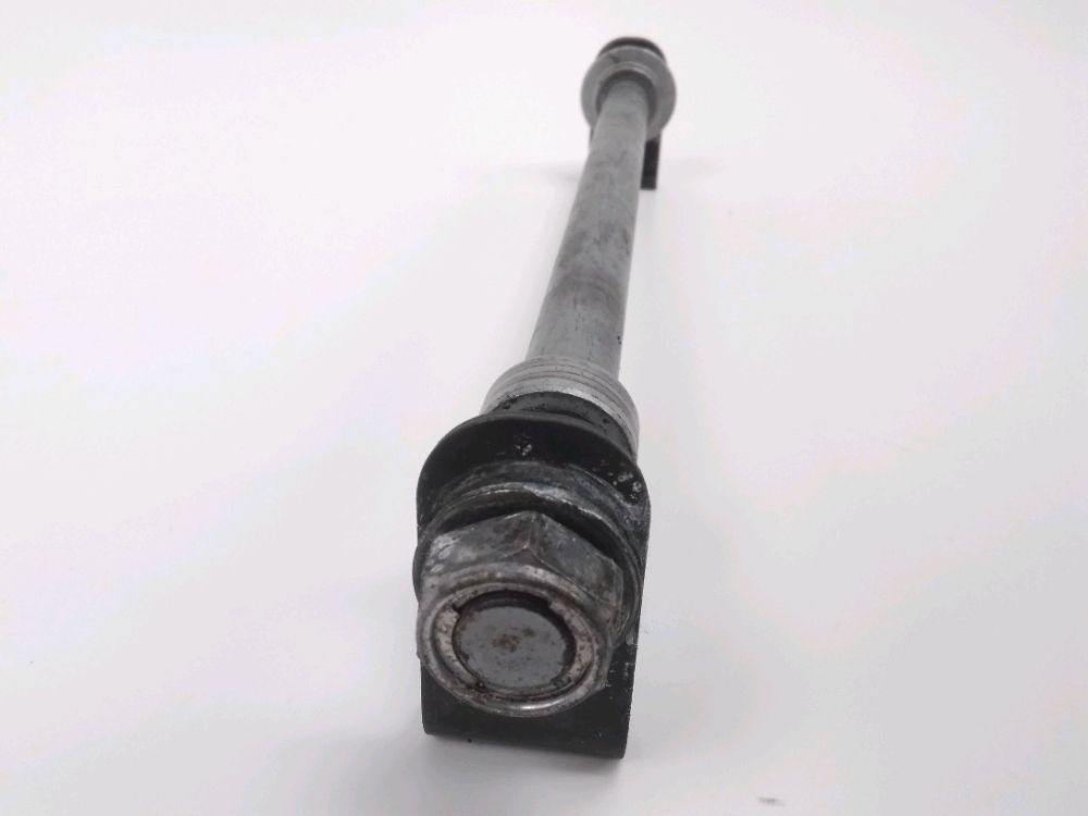 AXE DE ROUE ARRIERE