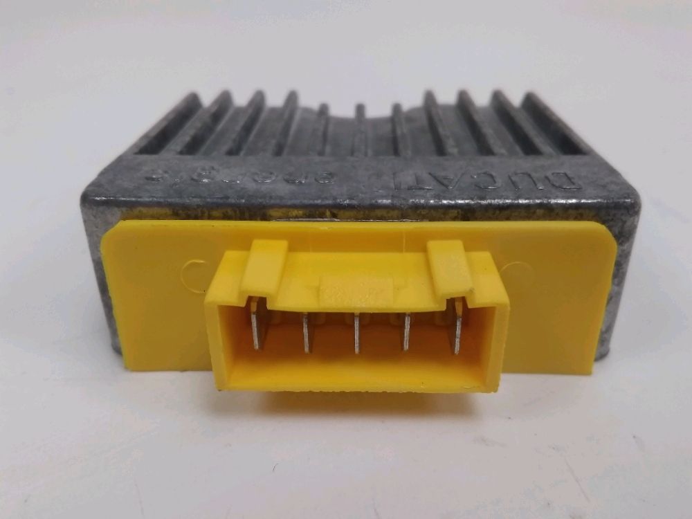 REGULATEUR DE TENSION