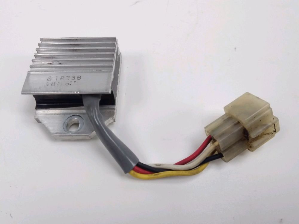 REGULATEUR DE TENSION