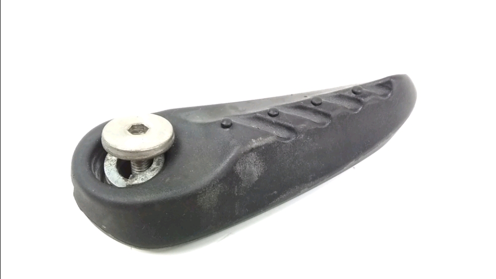 Repose pieds arriere gauche