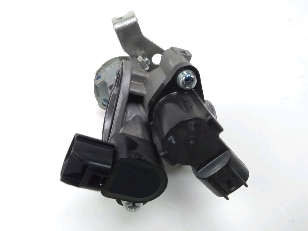 Corps d'injection gauche