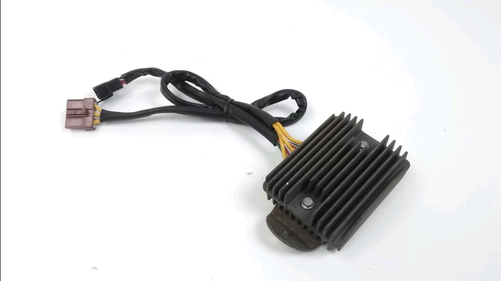 REGULATEUR DE TENSION