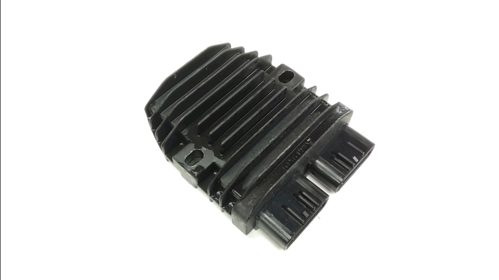 REGULATEUR DE TENSION