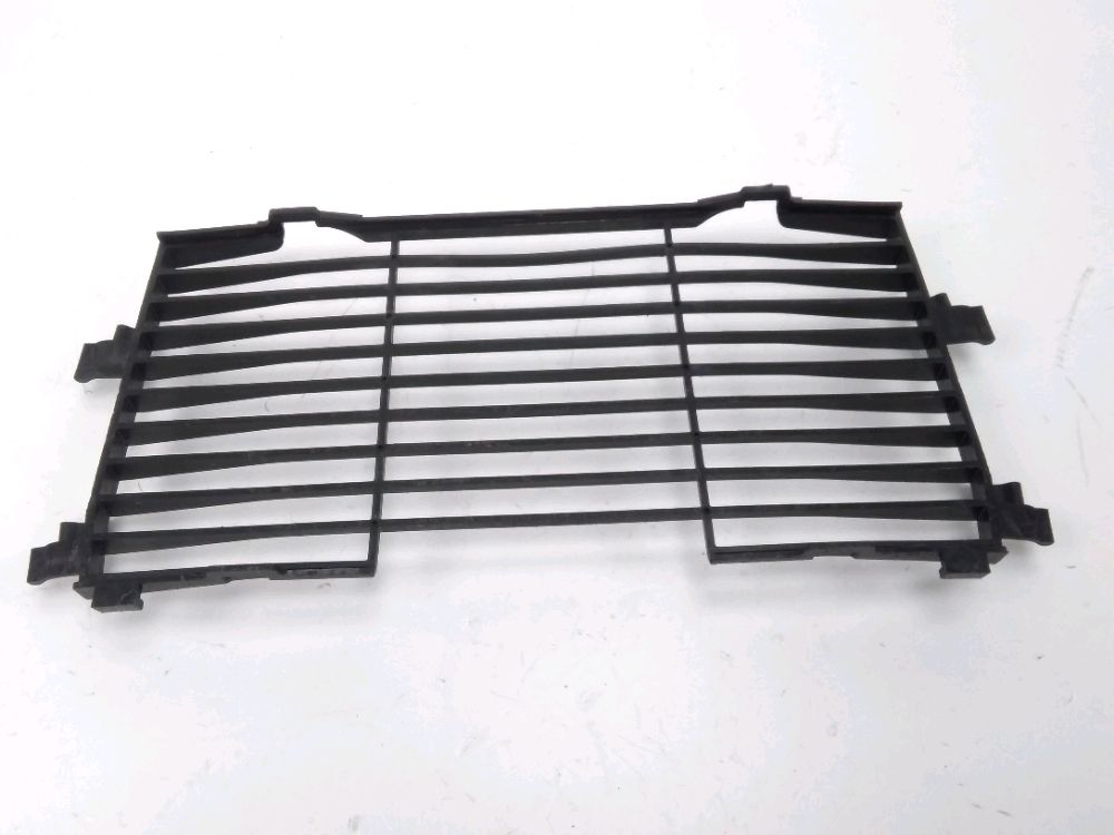 GRILLE DE RADIATEUR
