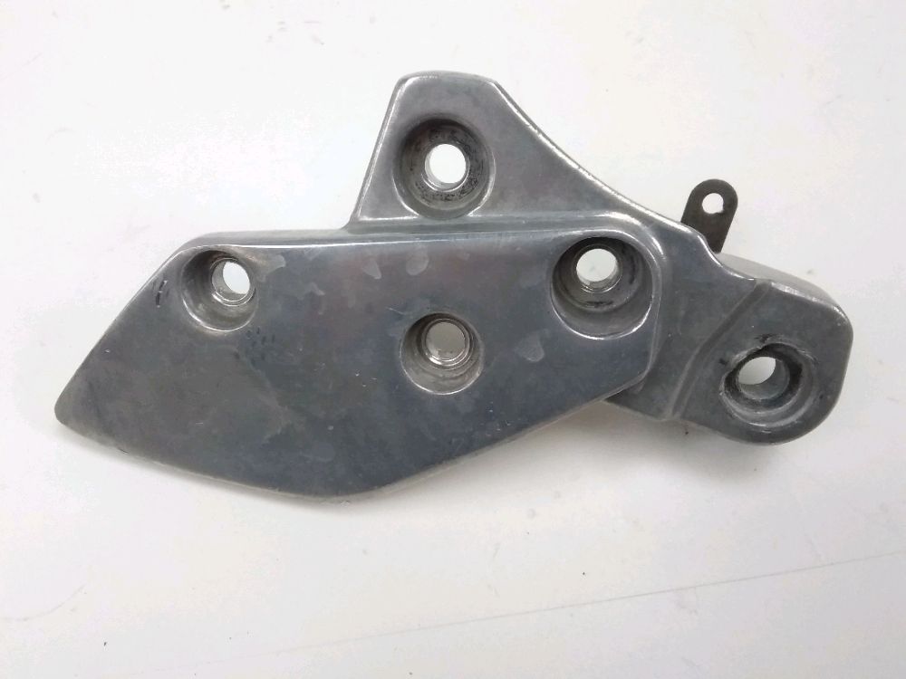 PLATINE AVANT DROITE