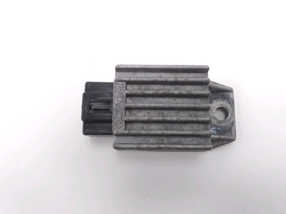 REGULATEUR DE TENSION