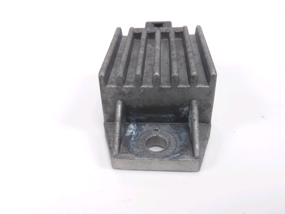 REGULATEUR DE TENSION