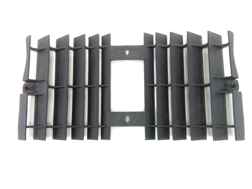 GRILLE DE RADIATEUR