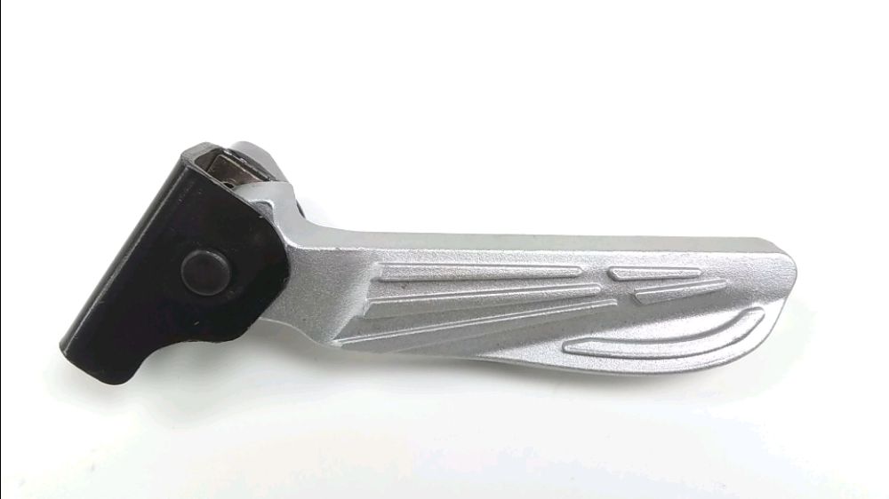 Platine et repose pieds arriere gauche