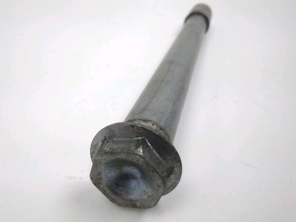 AXE DE ROUE AVANT