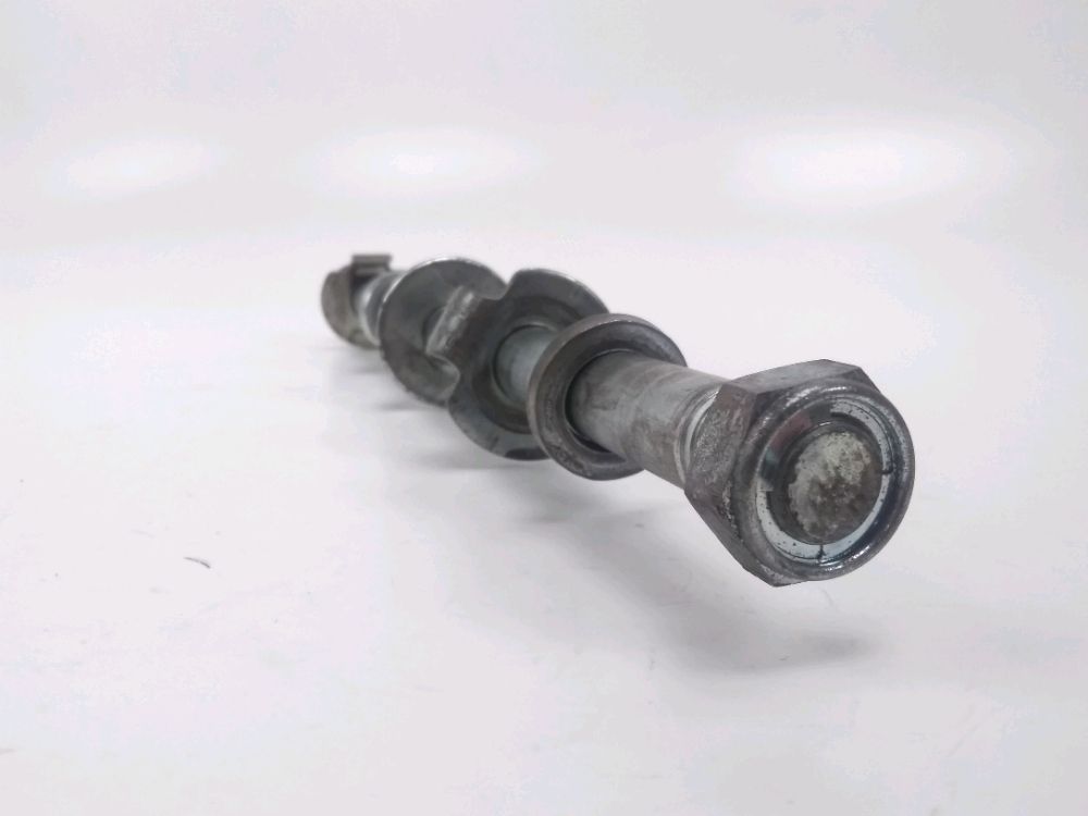 AXE DE ROUE ARRIERE