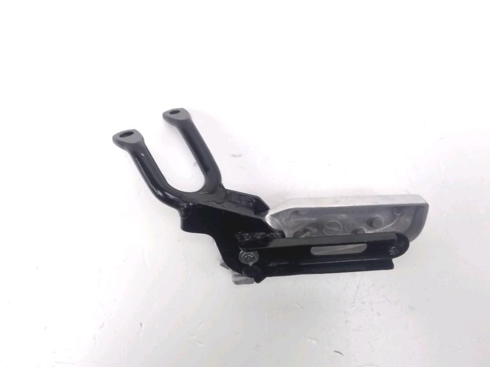 PLATINE ET REPOSE PIEDS ARRIERE DROIT