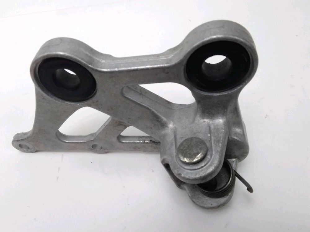 PLATINE AVANT DROITE