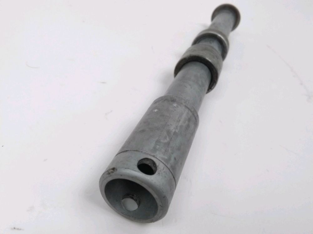 AXE DE ROUE AVANT