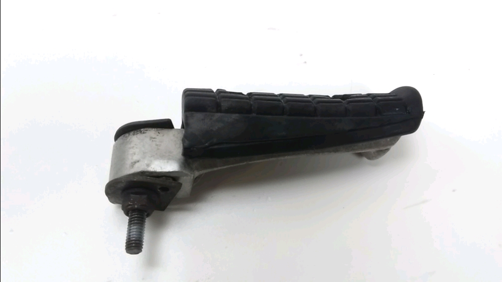 Repose pieds arriere droit