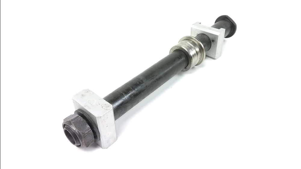 AXE DE ROUE ARRIERE
