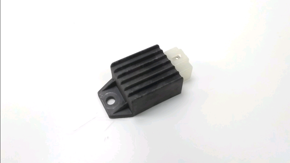REGULATEUR DE TENSION