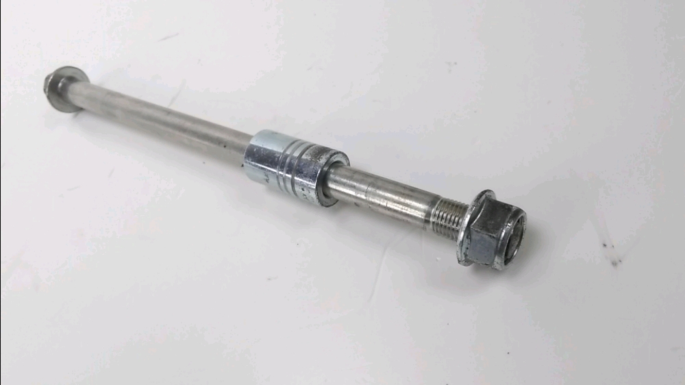 AXE DE ROUE AVANT