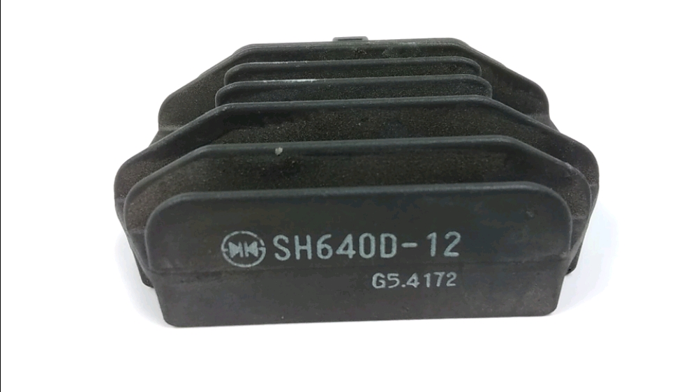REGULATEUR DE TENSION