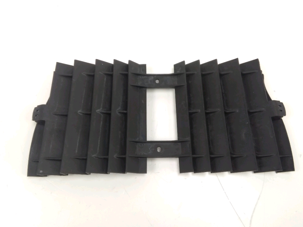 GRILLE DE RADIATEUR