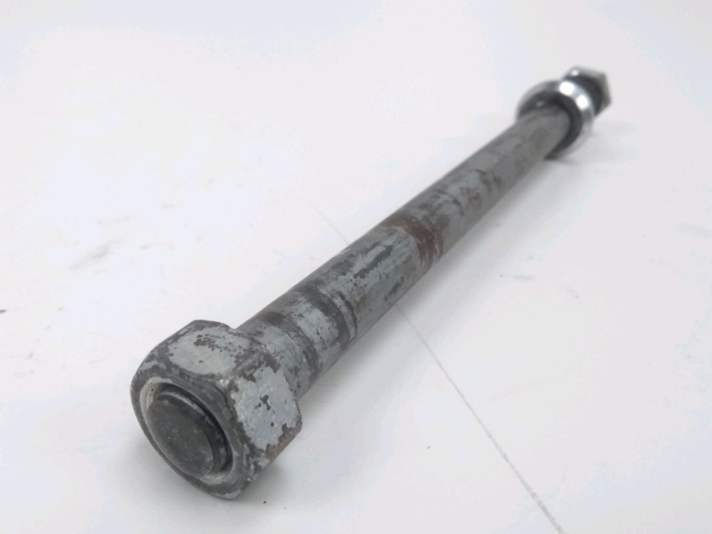 AXE DE ROUE ARRIERE