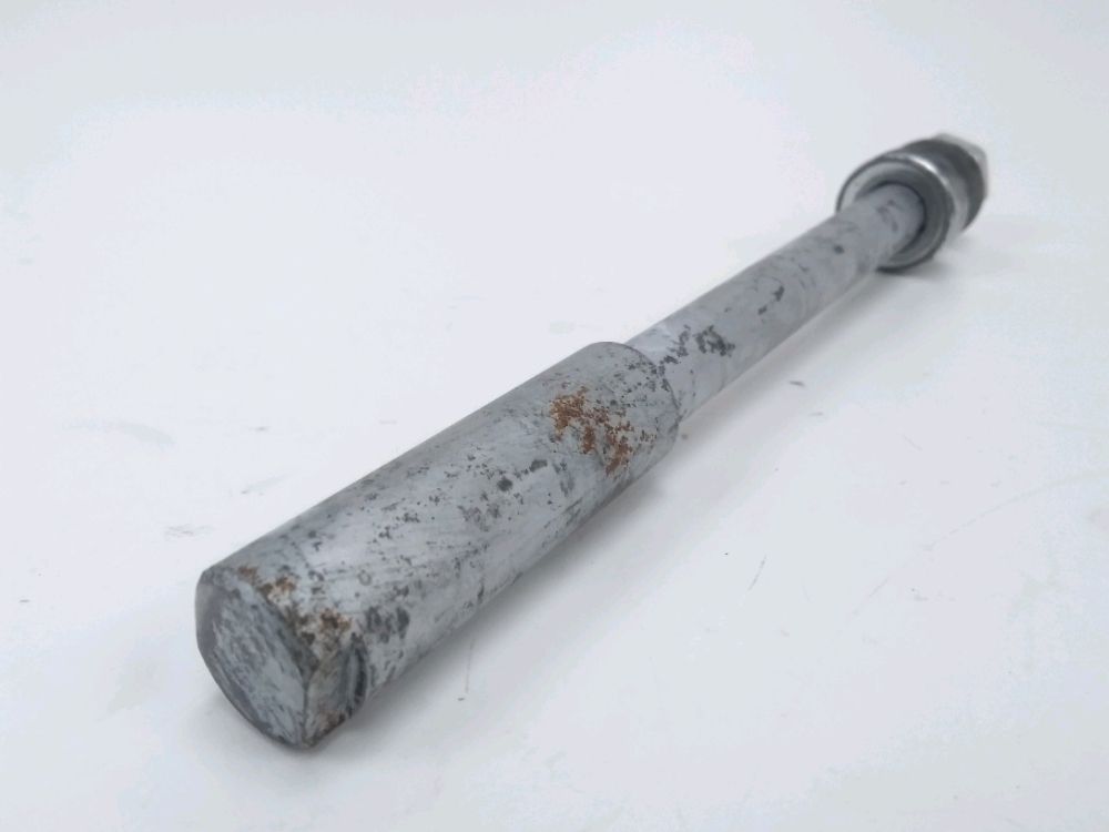 AXE DE ROUE AVANT