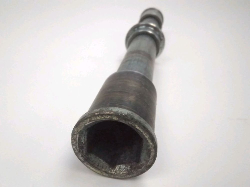 AXE DE ROUE AVANT