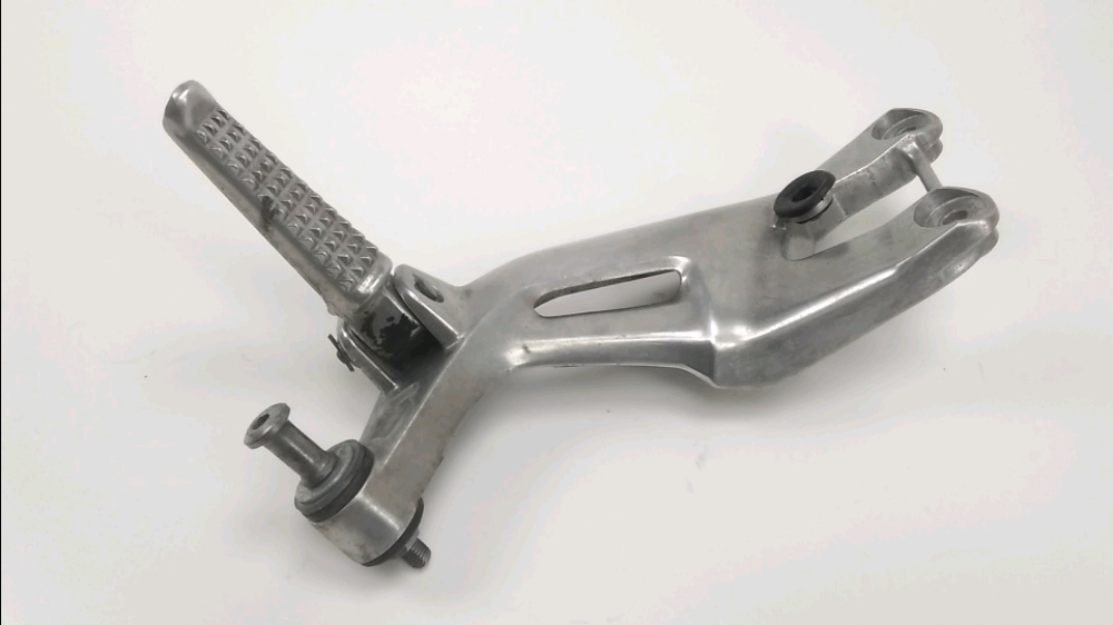 Platine et repose pieds arriere gauche