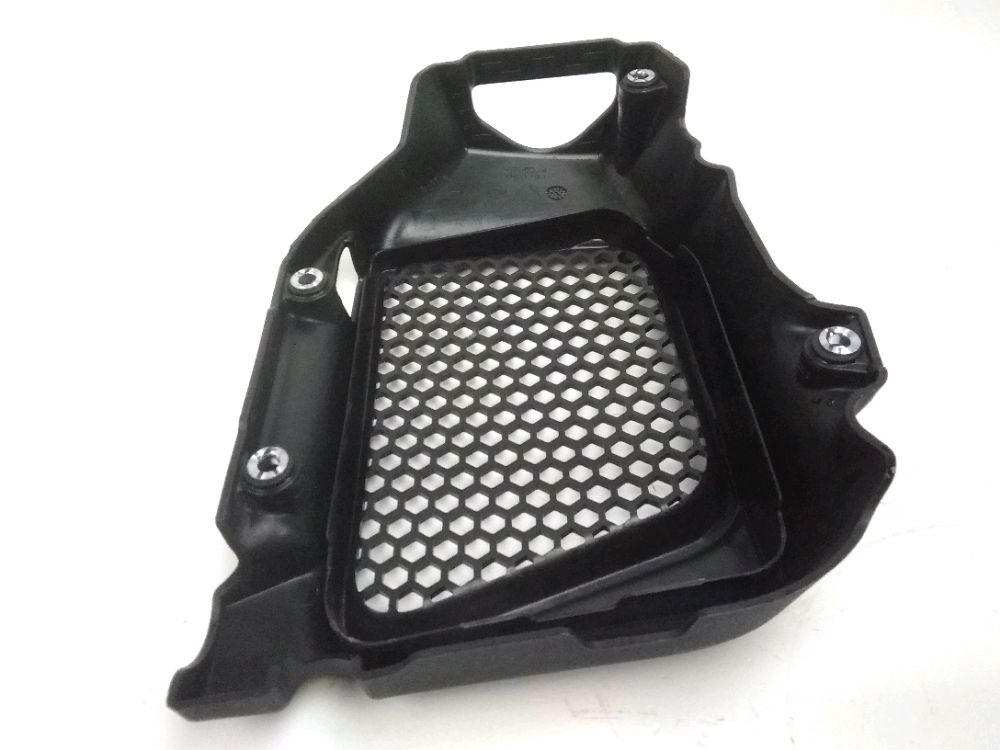 GRILLE DE RADIATEUR